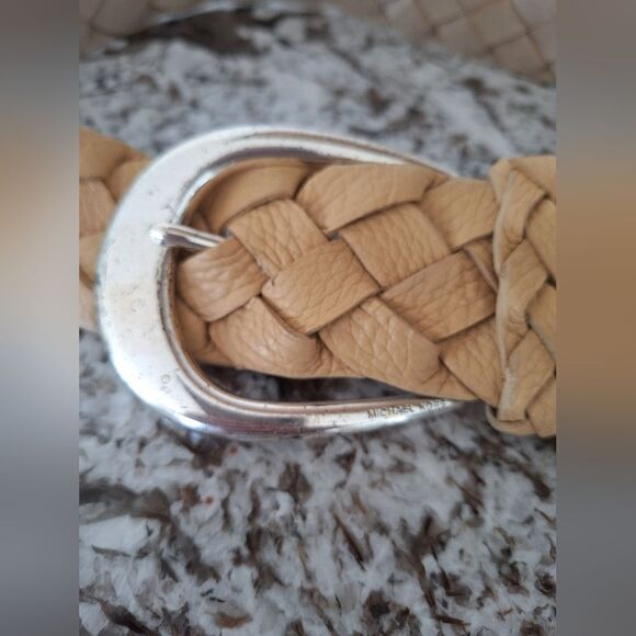 Michael Kors cream leather belt - Picture 2 of 6